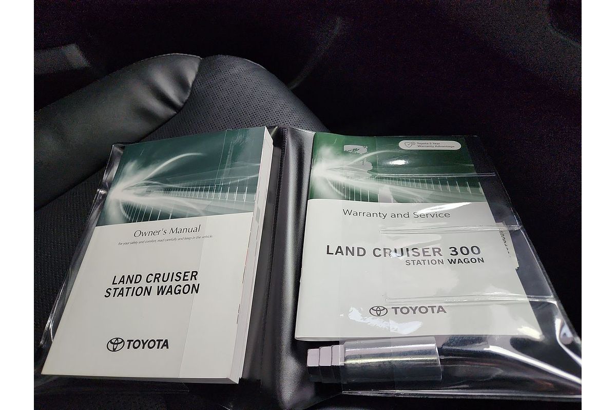 2021 Toyota Landcruiser Sahara FJA300R