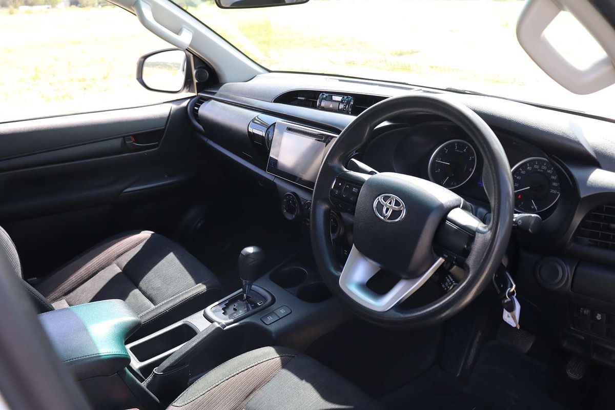 2016 Toyota Hilux SR GUN126R 4X4