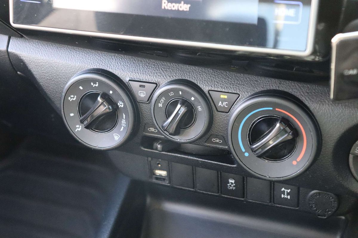 2016 Toyota Hilux SR GUN126R 4X4