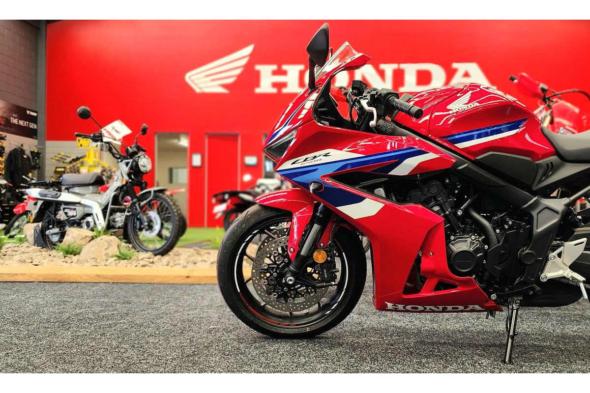 2025 Honda CB650R E-CLUTCH