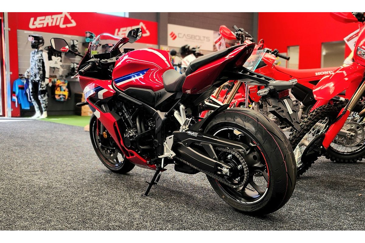 2025 Honda CB650R E-CLUTCH