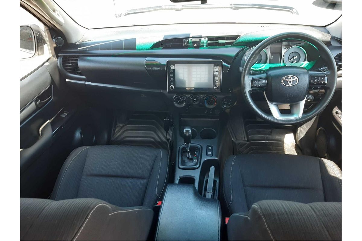 2021 Toyota Hilux SR (4x4) GUN126R FACELIFT 4X4