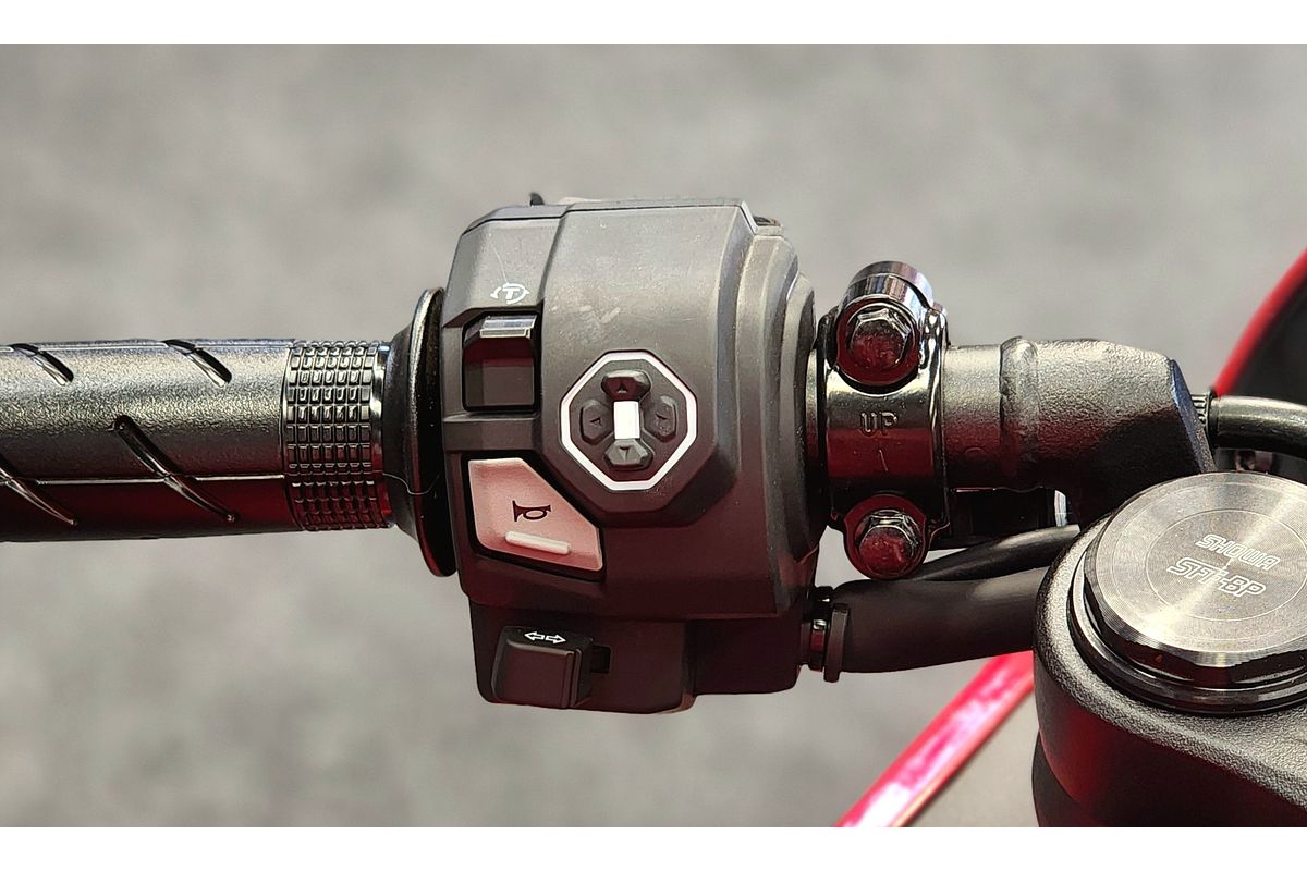 2025 Honda CB650R E-CLUTCH