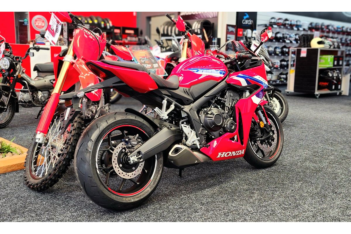 2025 Honda CB650R E-CLUTCH