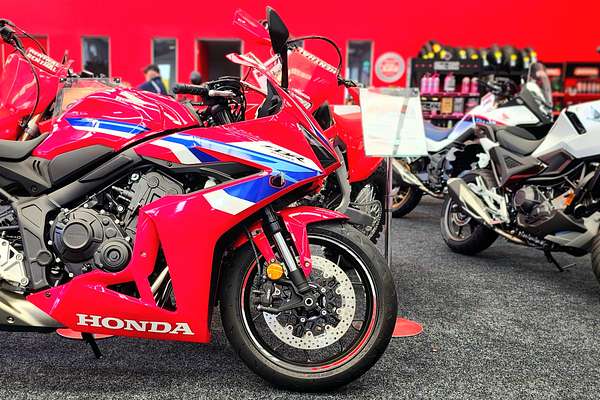 2025 Honda CB650R E-CLUTCH