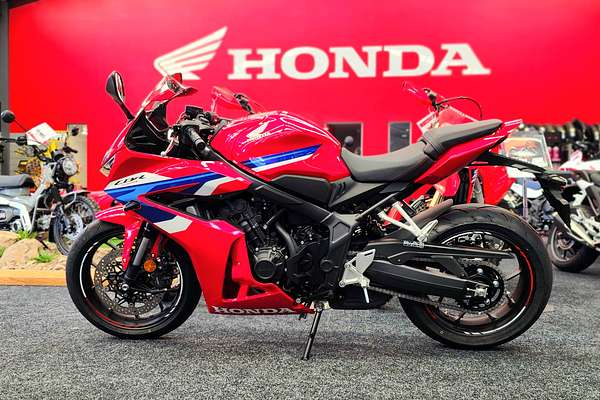 2025 Honda CB650R E-CLUTCH