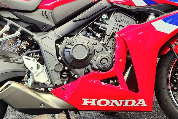 2025 Honda CB650R E-CLUTCH