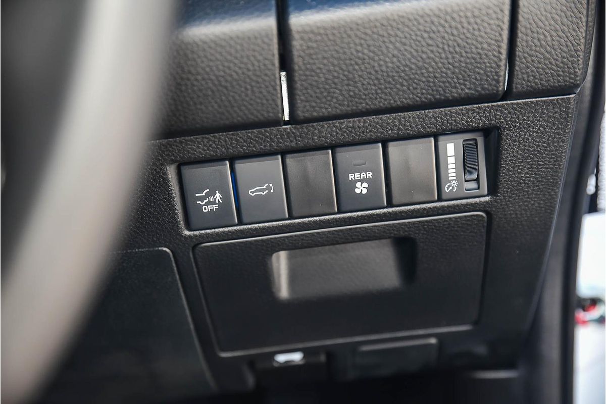 2025 Isuzu MU-X LS-T