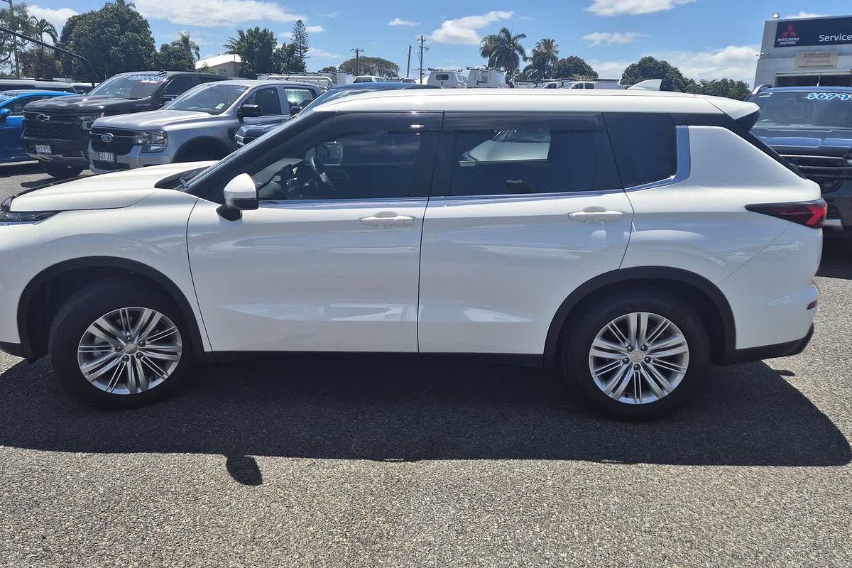 2024 Mitsubishi Outlander ES ZM