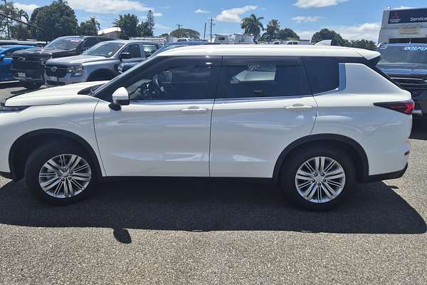 2024 Mitsubishi Outlander ES ZM
