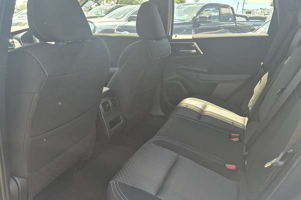 2024 Mitsubishi Outlander ES ZM
