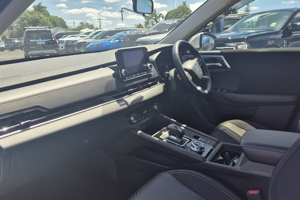 2024 Mitsubishi Outlander ES ZM