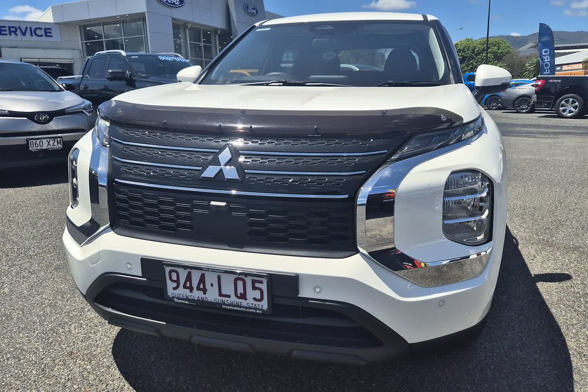 2024 Mitsubishi Outlander ES ZM