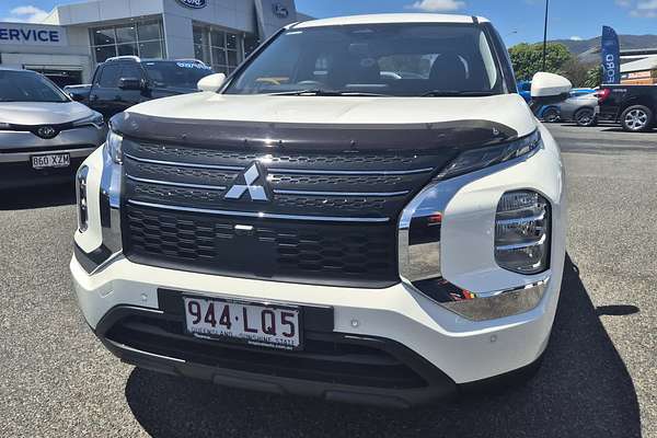 2024 Mitsubishi Outlander ES ZM