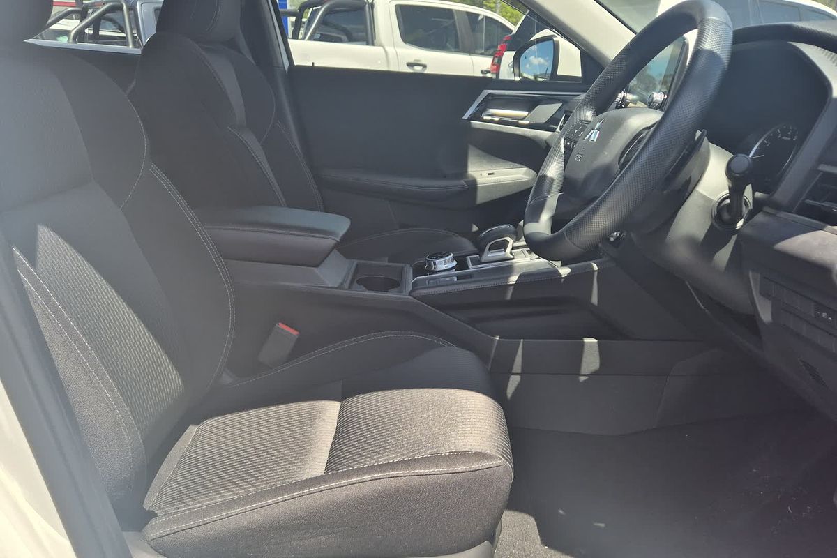 2024 Mitsubishi Outlander ES ZM
