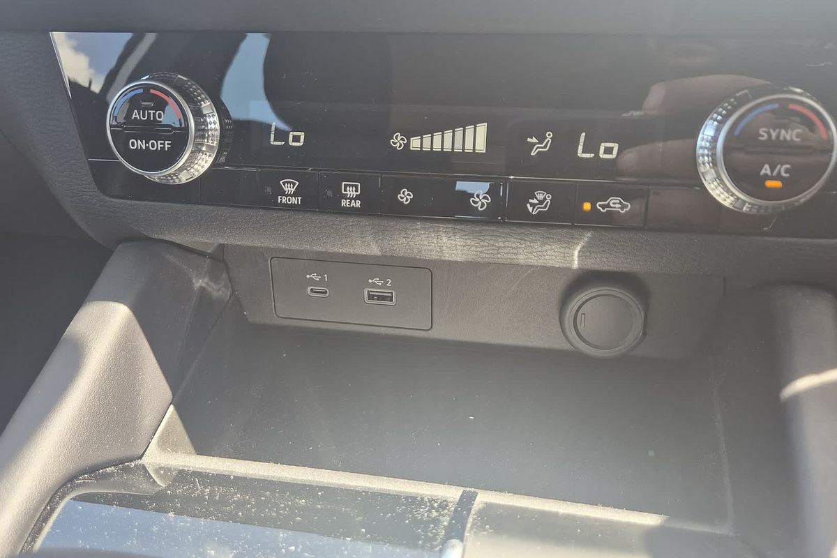 2024 Mitsubishi Outlander ES ZM