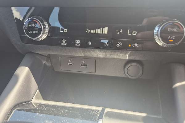 2024 Mitsubishi Outlander ES ZM