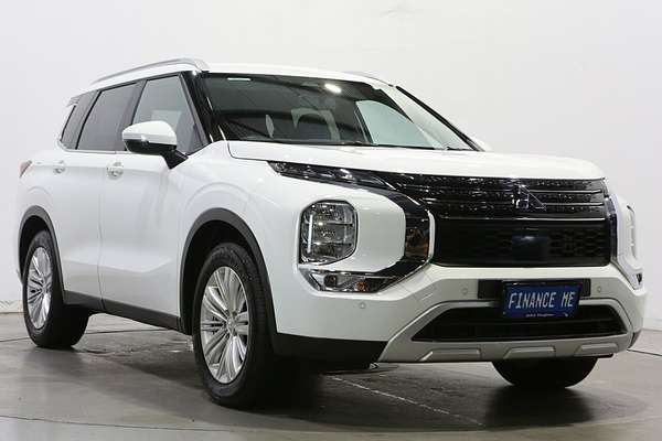 2024 Mitsubishi Outlander LS ZM