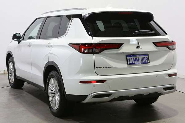 2024 Mitsubishi Outlander LS ZM