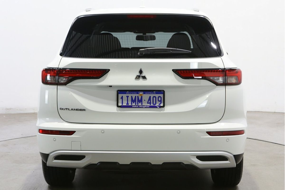 2024 Mitsubishi Outlander LS ZM