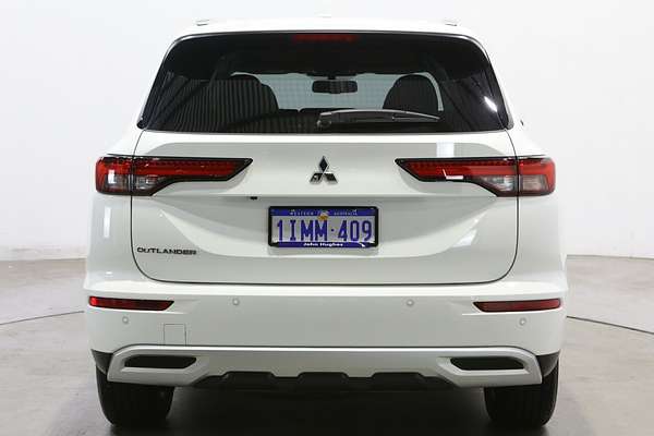 2024 Mitsubishi Outlander LS ZM