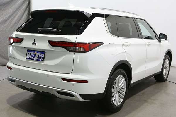 2024 Mitsubishi Outlander LS ZM