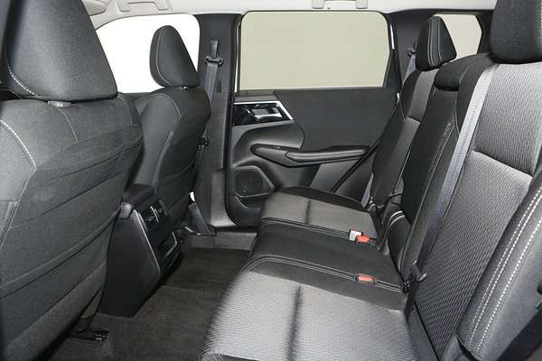2024 Mitsubishi Outlander LS ZM