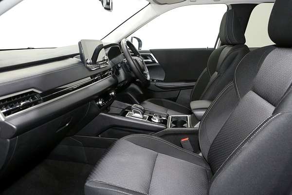 2024 Mitsubishi Outlander LS ZM