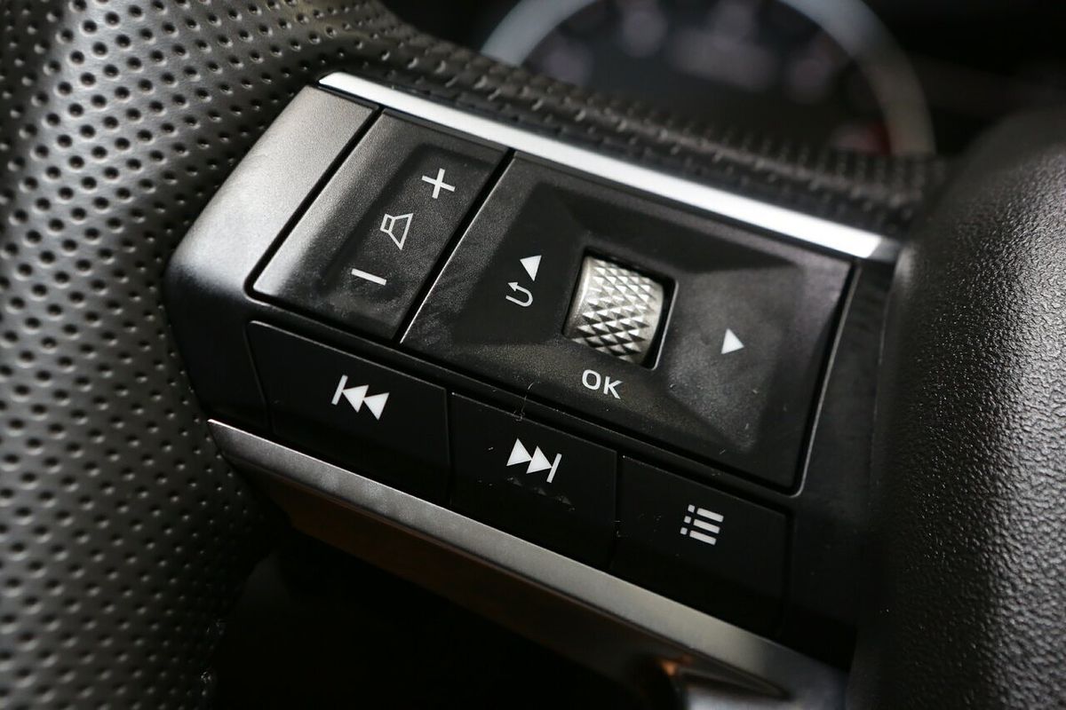 2024 Mitsubishi Outlander LS ZM