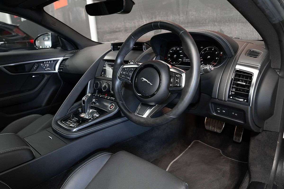2020 Jaguar F-TYPE R-Dynamic X152