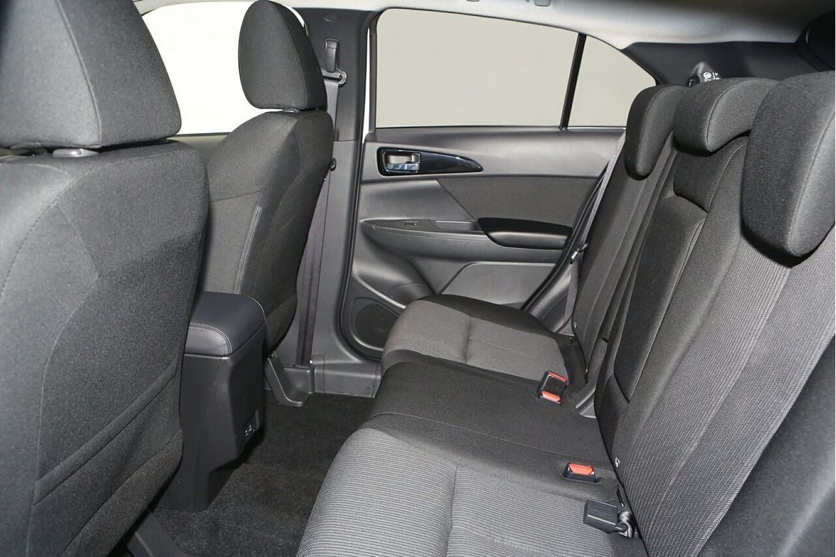 2024 Mitsubishi Eclipse Cross LS YB