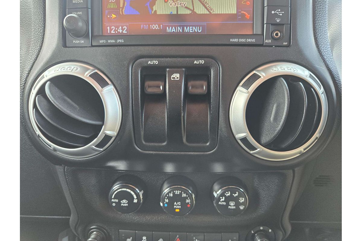 2014 Jeep Wrangler Overland JK