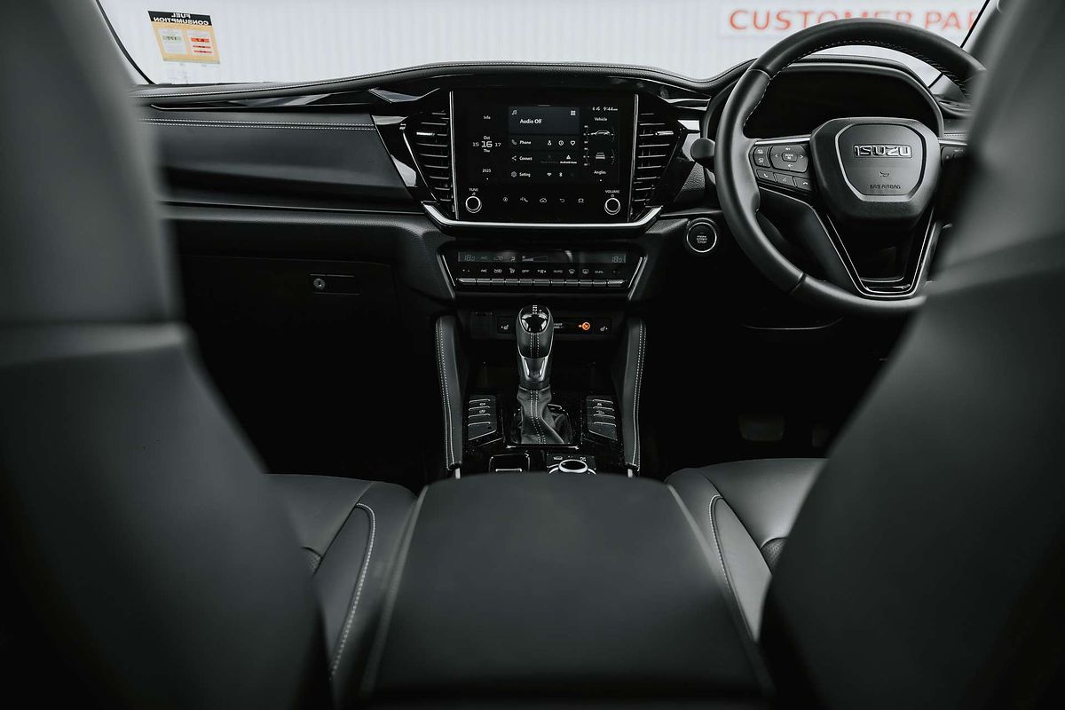 2025 Isuzu MU-X LS-T