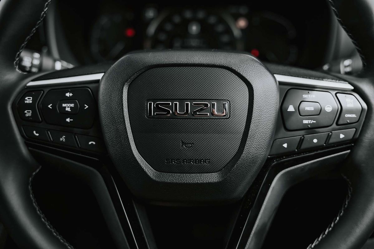 2025 Isuzu MU-X LS-T