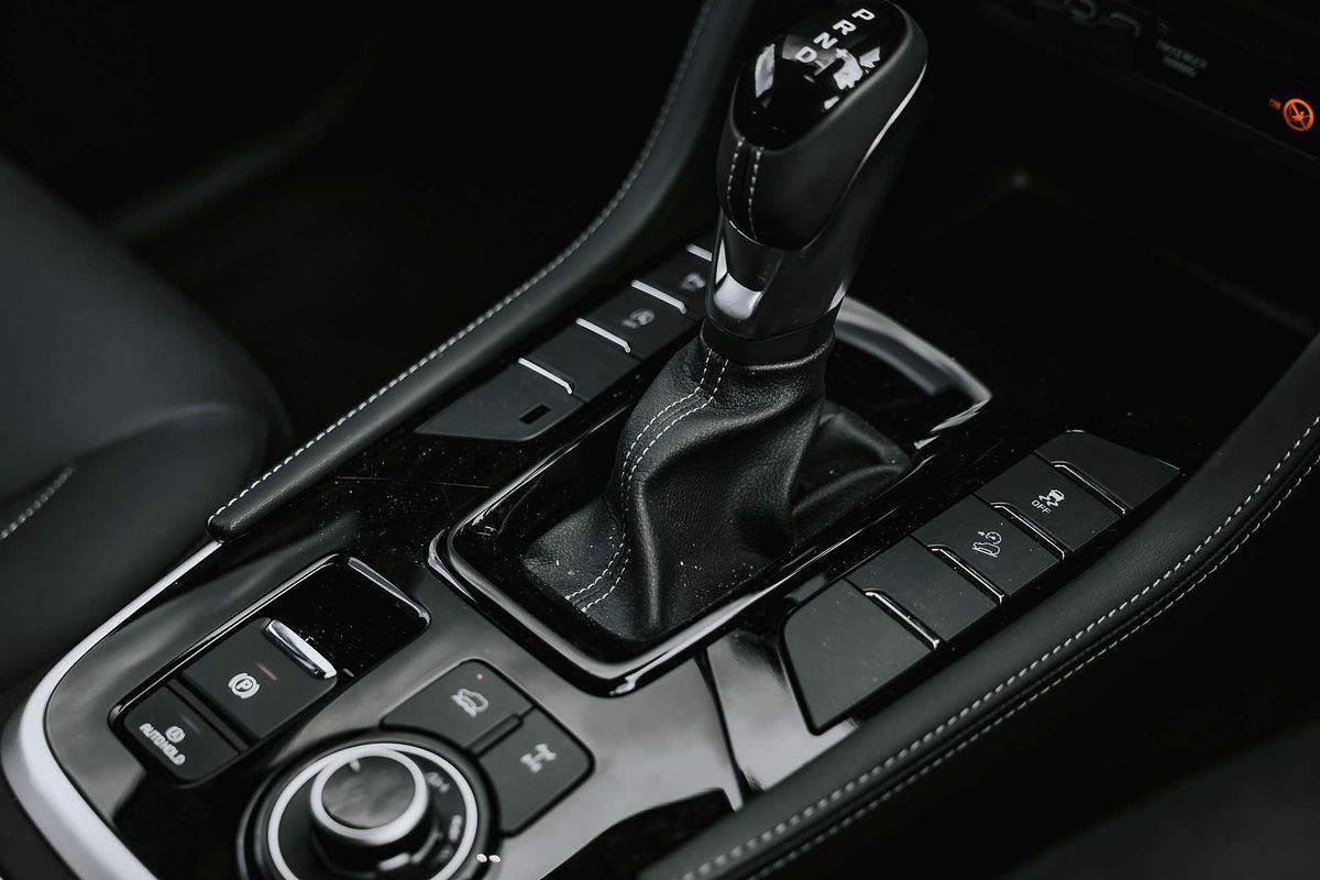 2025 Isuzu MU-X LS-T