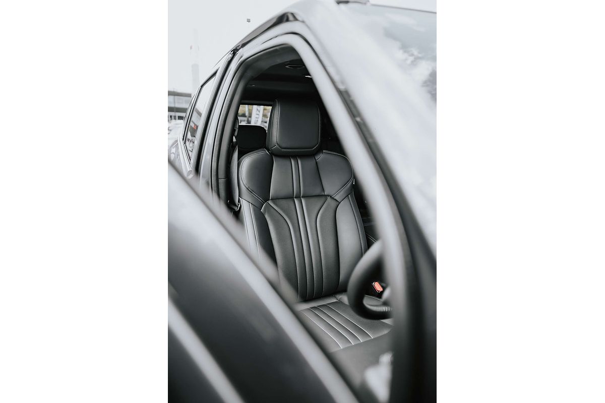 2025 Isuzu MU-X LS-T