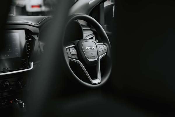 2025 Isuzu MU-X LS-M