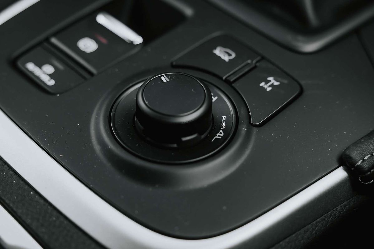 2025 Isuzu MU-X LS-M