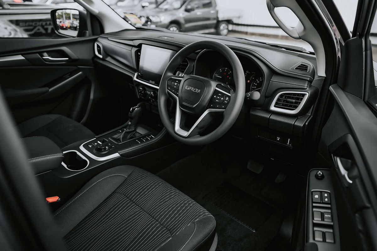 2025 Isuzu MU-X LS-M