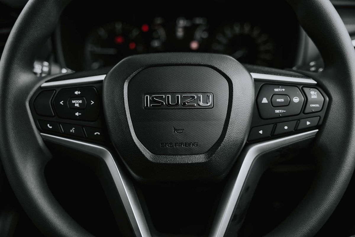 2025 Isuzu MU-X LS-M