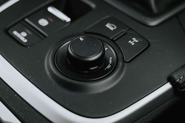 2025 Isuzu MU-X LS-M