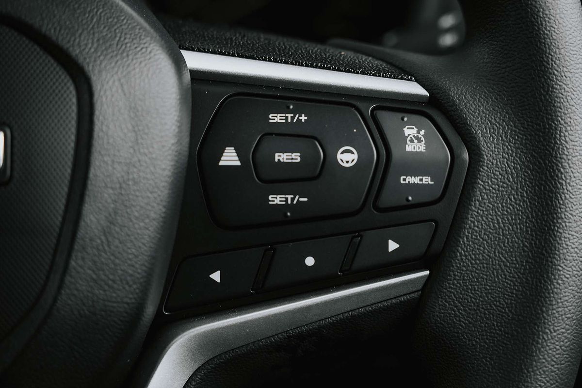 2025 Isuzu MU-X LS-M