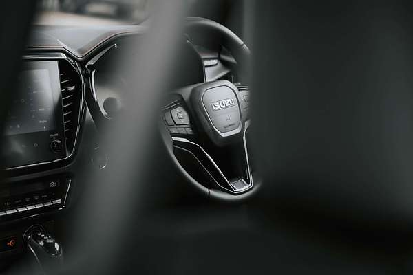 2025 Isuzu D-MAX X-TERRAIN  4X4