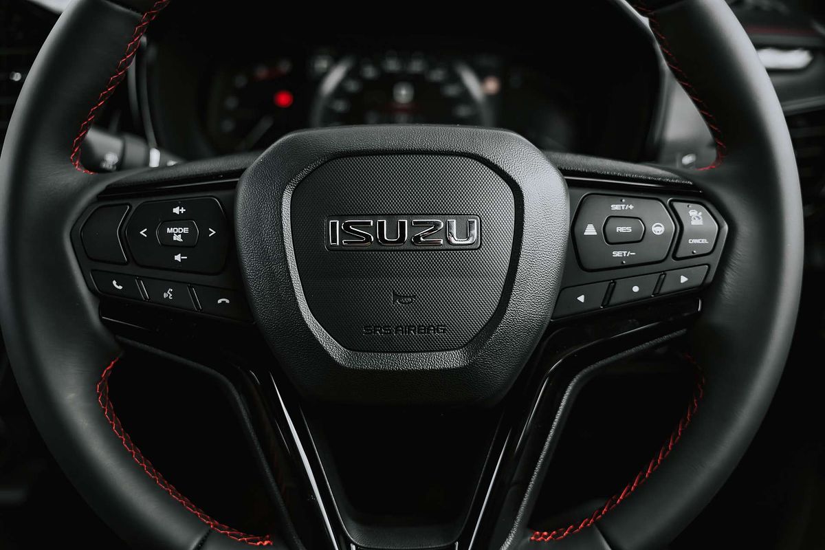 2025 Isuzu D-MAX X-TERRAIN  4X4