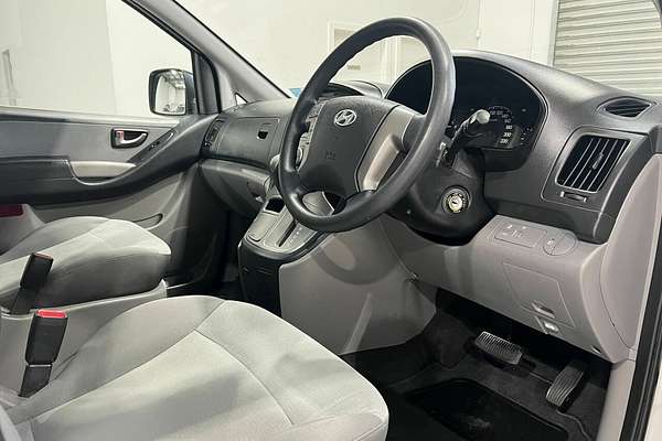 2012 Hyundai iMax TQ-W