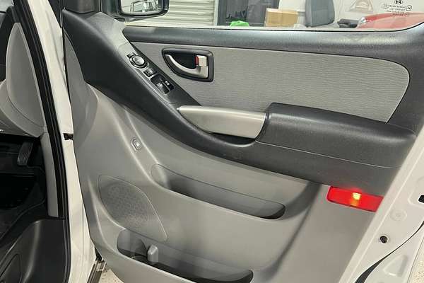 2012 Hyundai iMax TQ-W