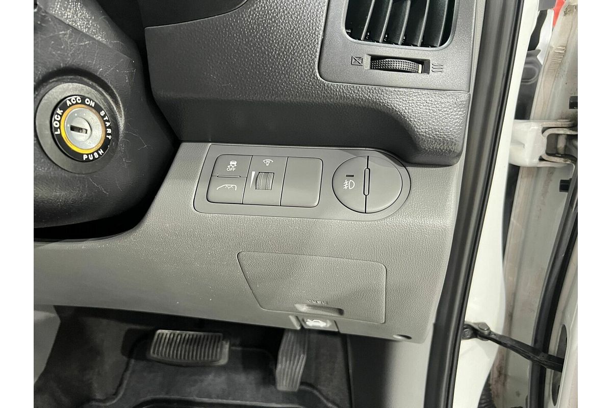 2012 Hyundai iMax TQ-W