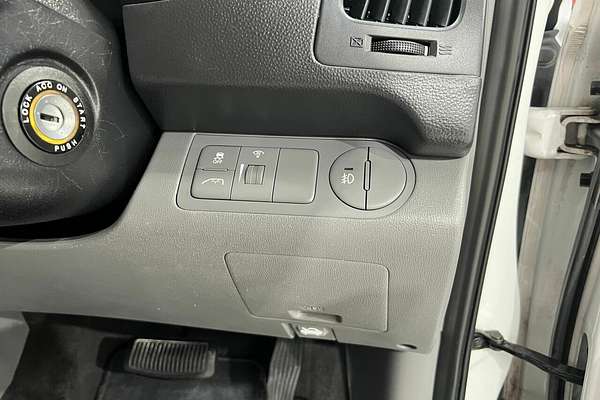 2012 Hyundai iMax TQ-W