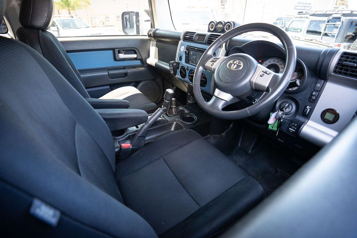 2014 Toyota FJ Cruiser GSJ15R