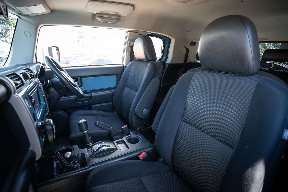 2014 Toyota FJ Cruiser GSJ15R